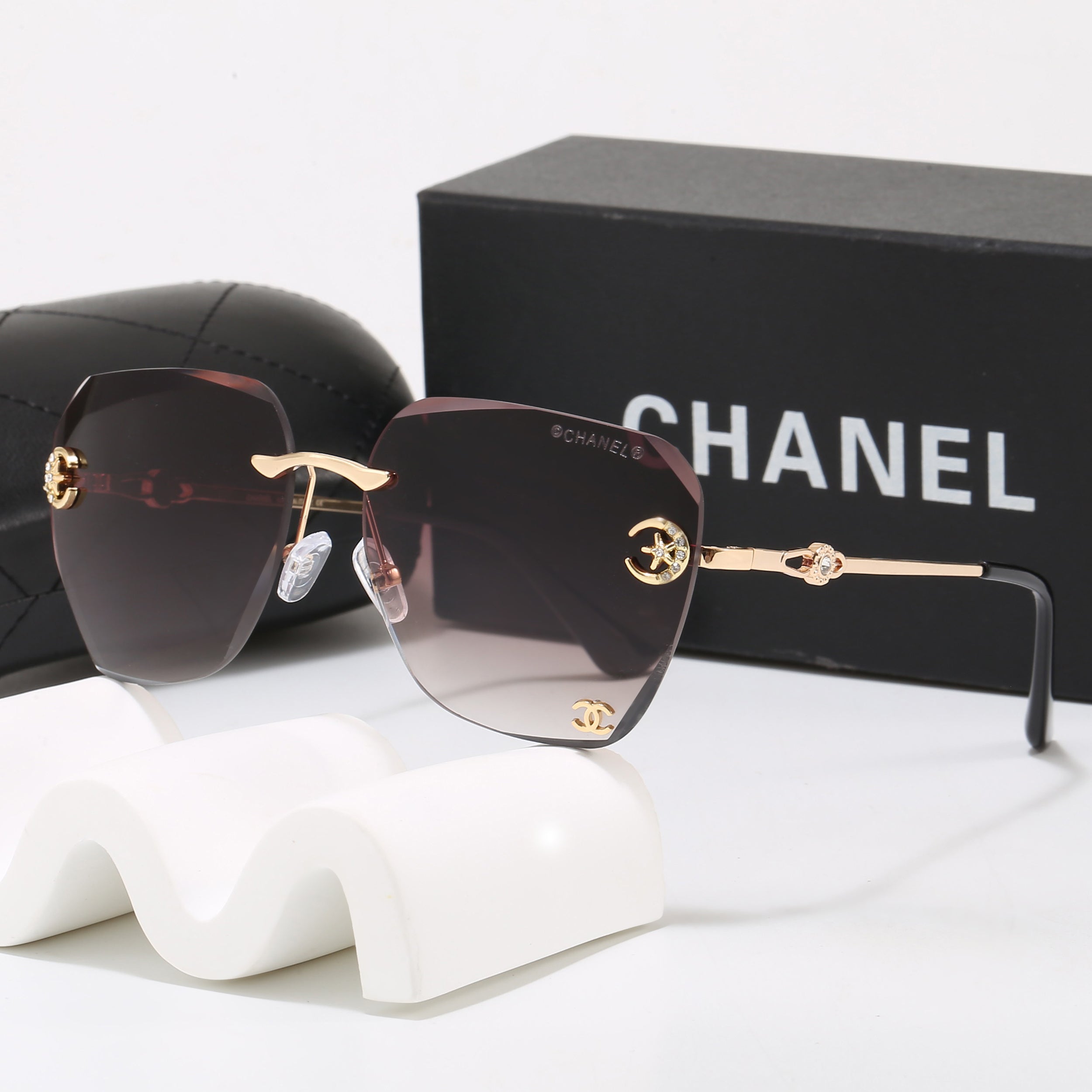 Timeless Style Sunglasses