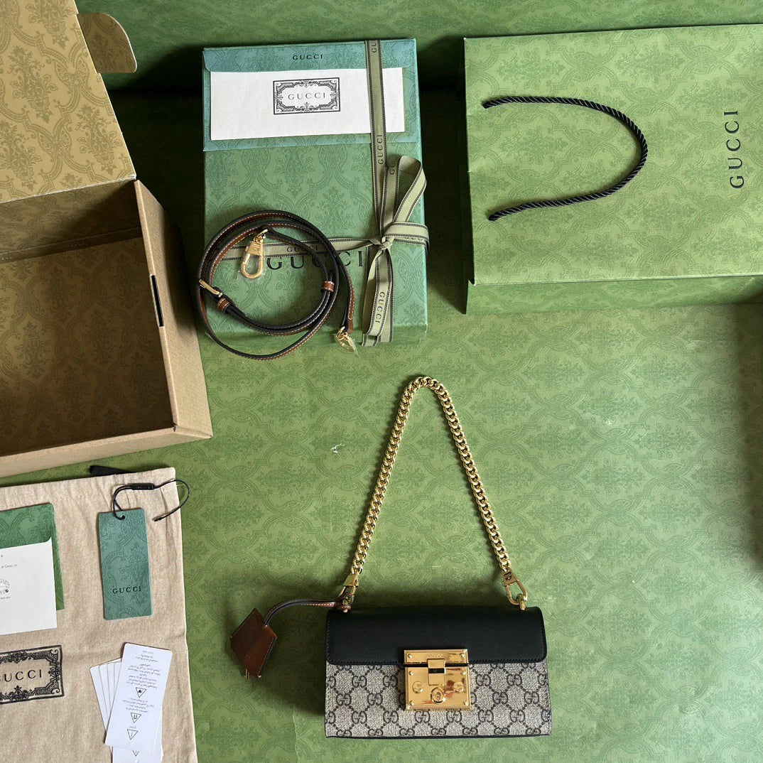 GC Padlock Medium Shoulder Bag