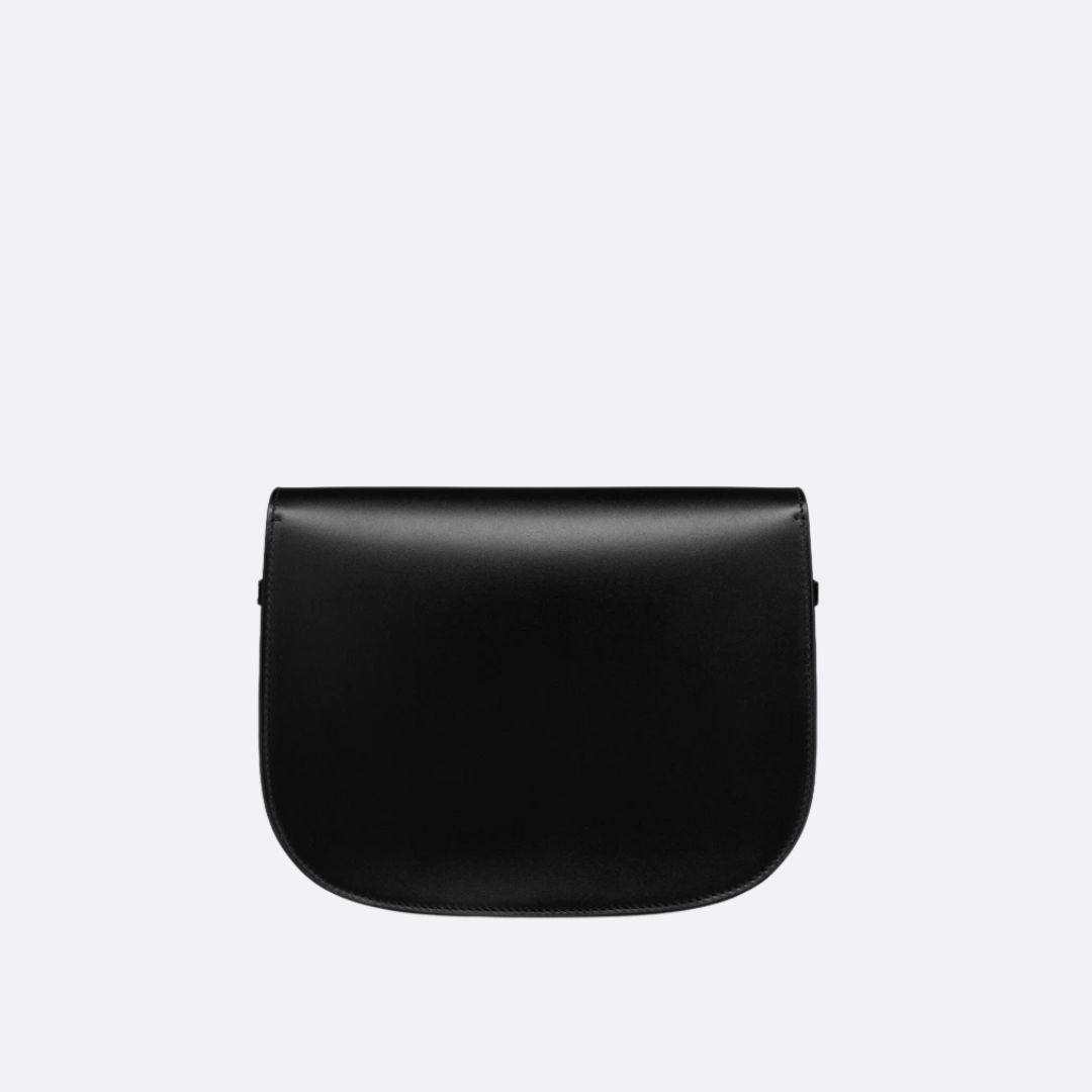 Crossbody-taske i glat læder til kvinder med flap og guitarrem