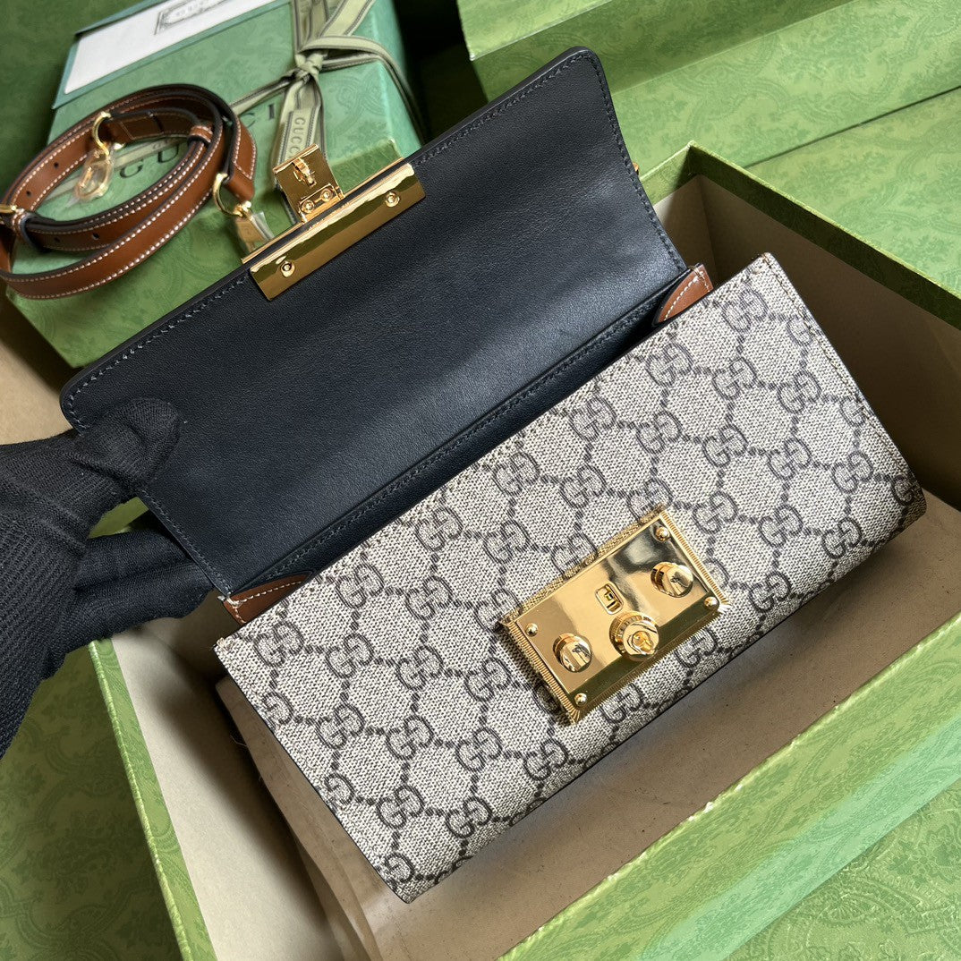GC Padlock Medium Shoulder Bag