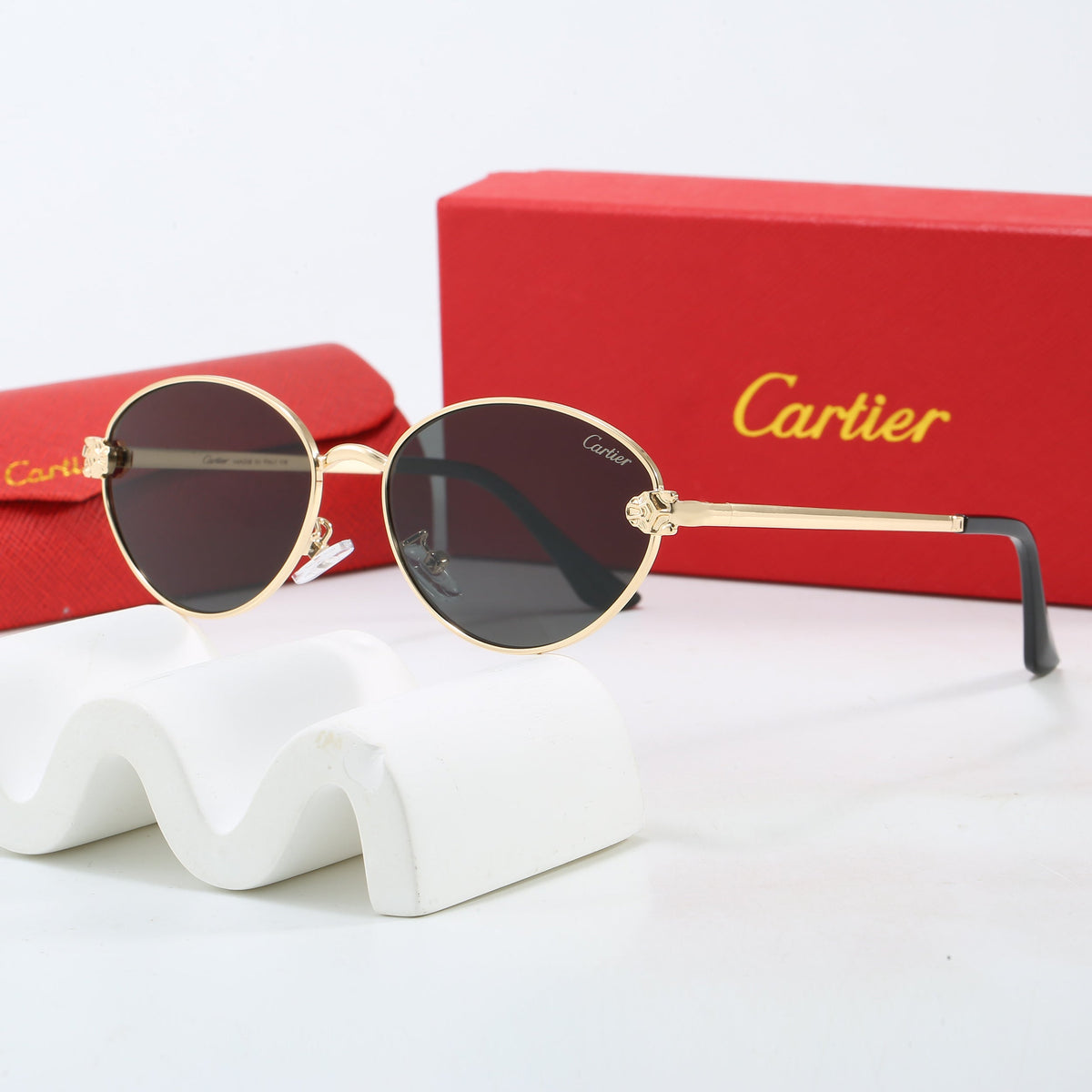 Round Gold-Tone Frame Gradient Sunglasses