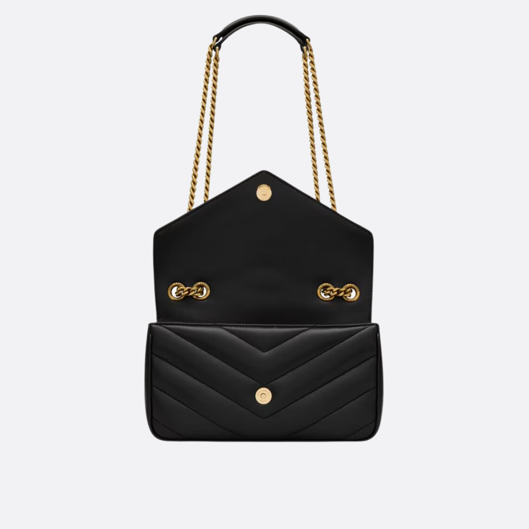 Sæt med quiltet crossbody-taske med kæde og sandaler til kvinder