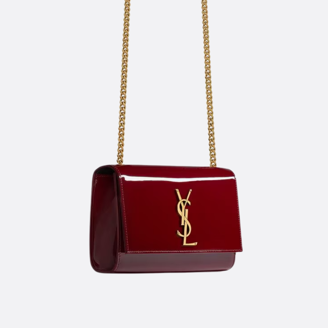 Lille crossbody-taske i laklæder med kæde til kvinder