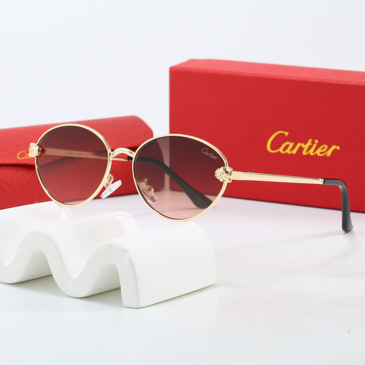 Round Gold-Tone Frame Gradient Sunglasses