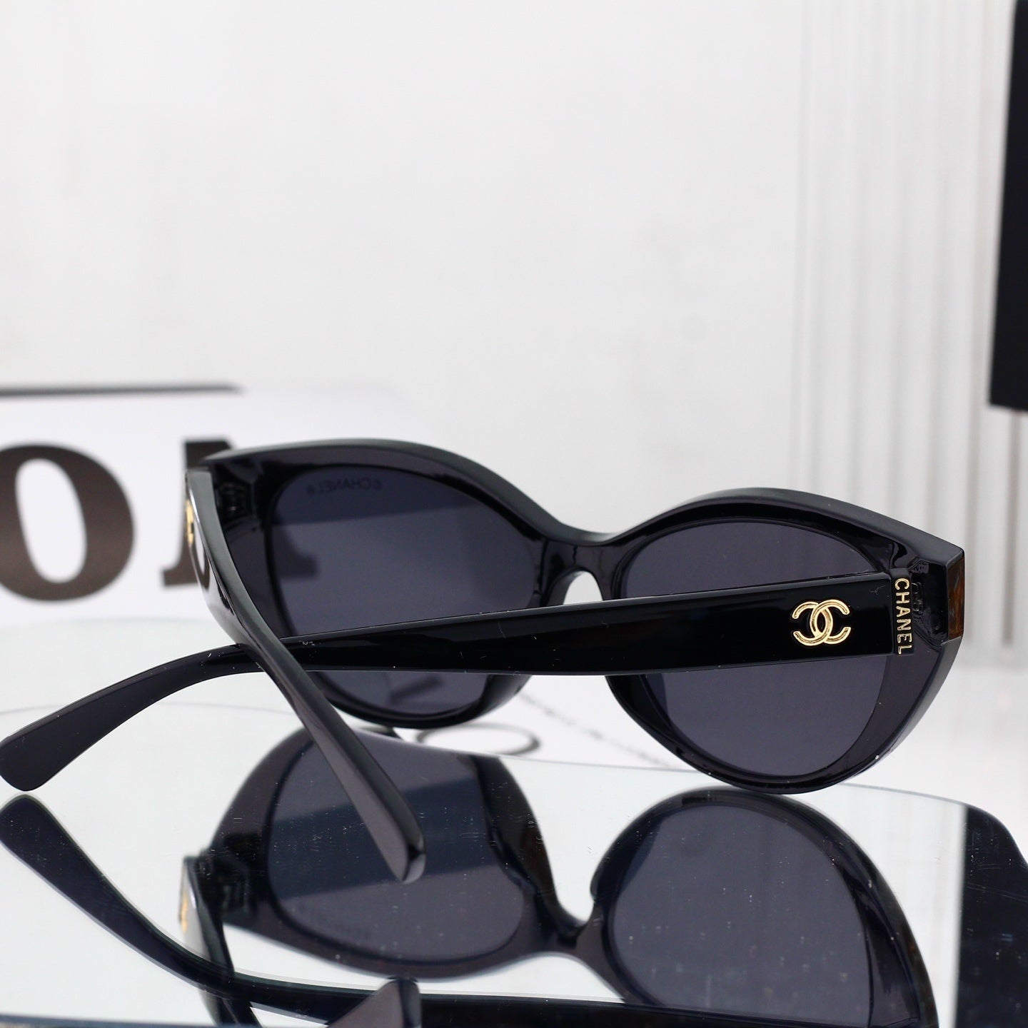Luxury Look Glasses