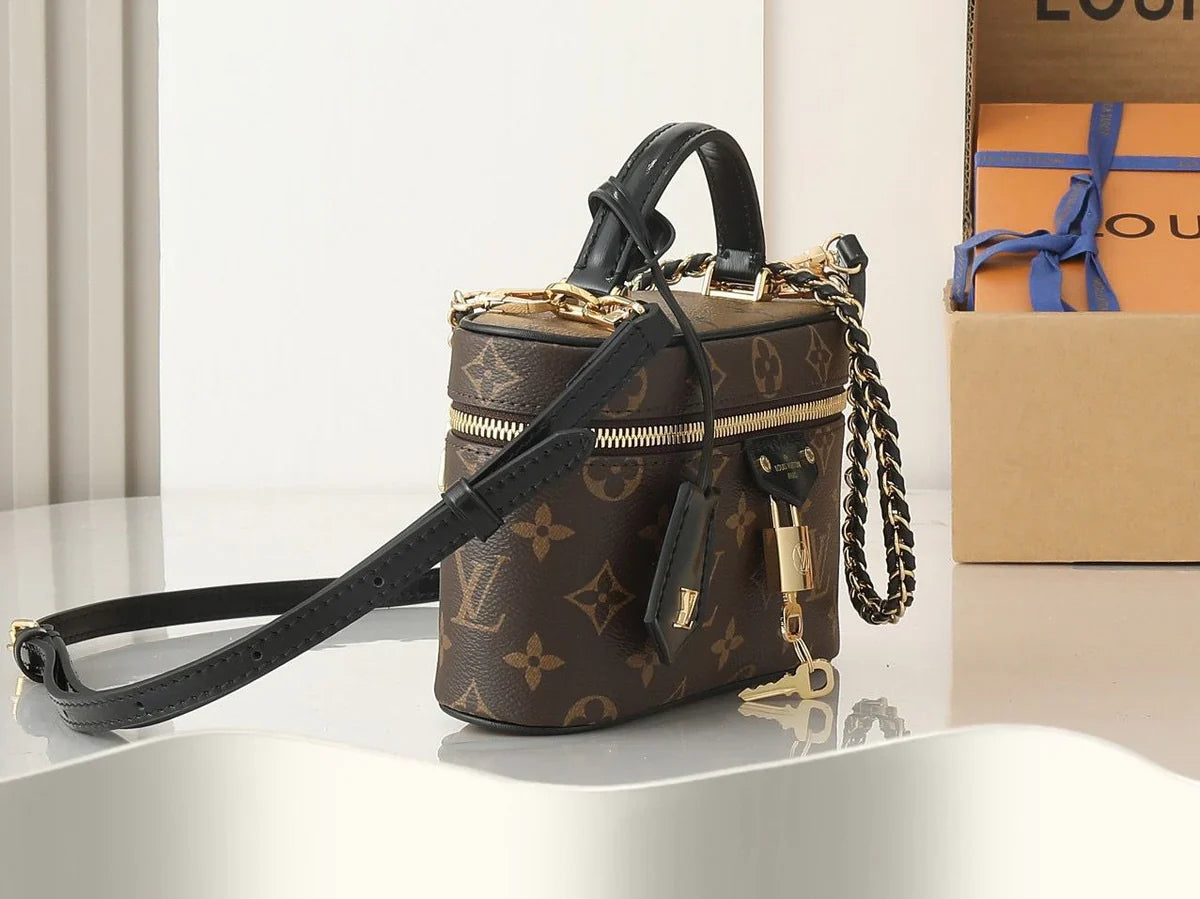 LV Vanity Chain Pouch