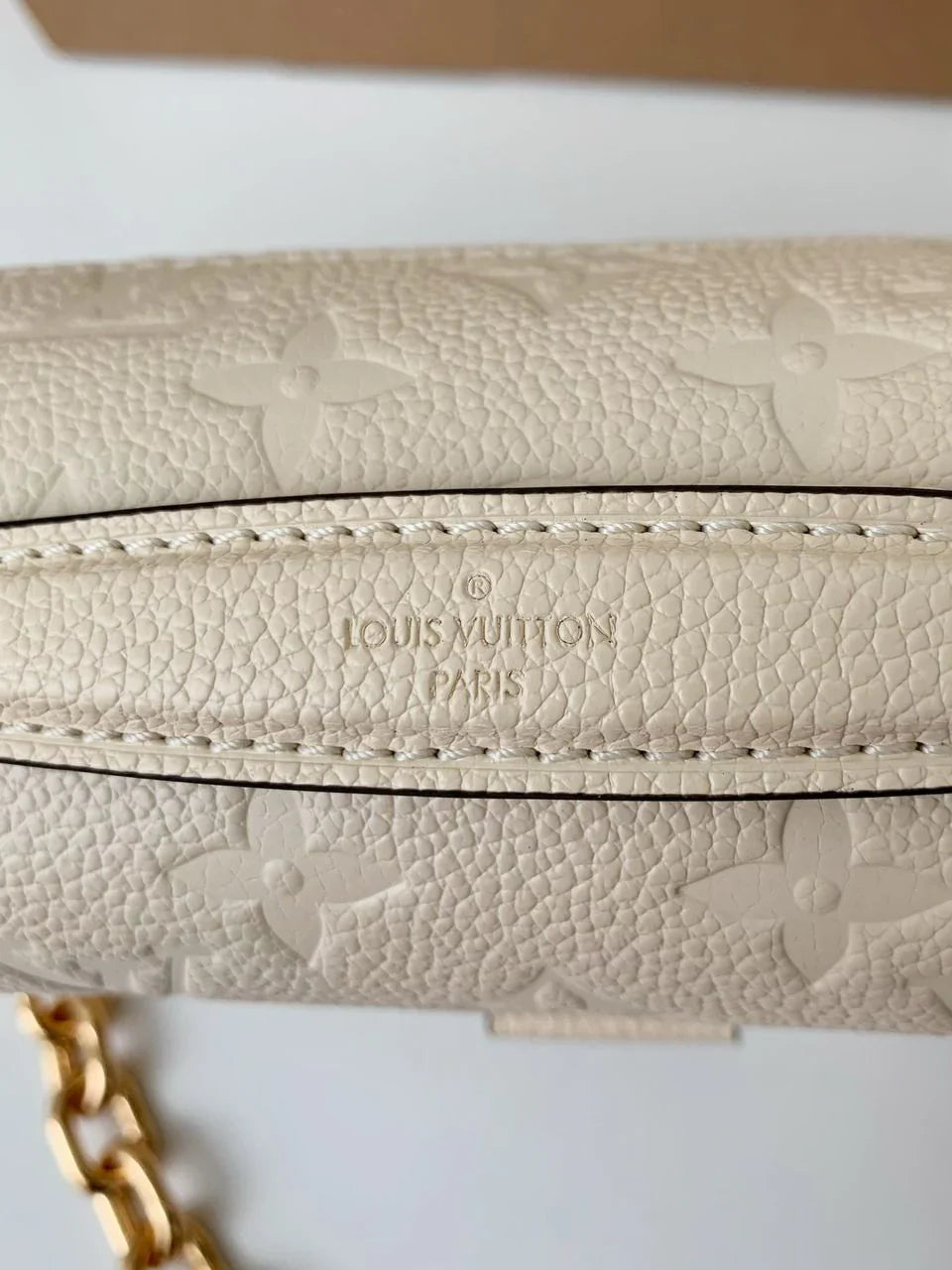 LV Pochette Métis East West