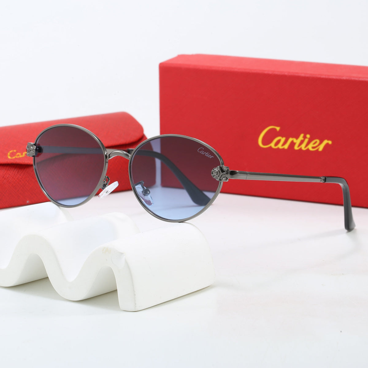 Round Gold-Tone Frame Gradient Sunglasses