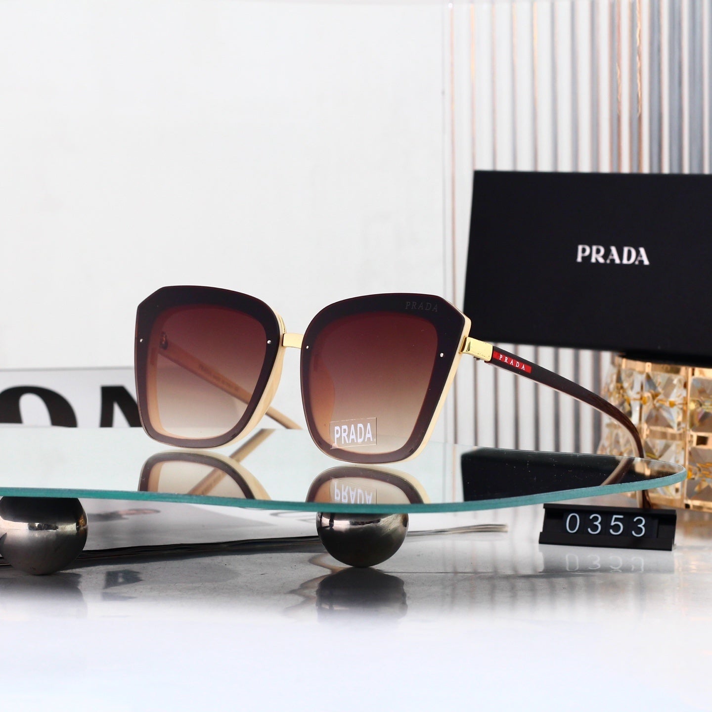 Lumière Chic Sunglasses
