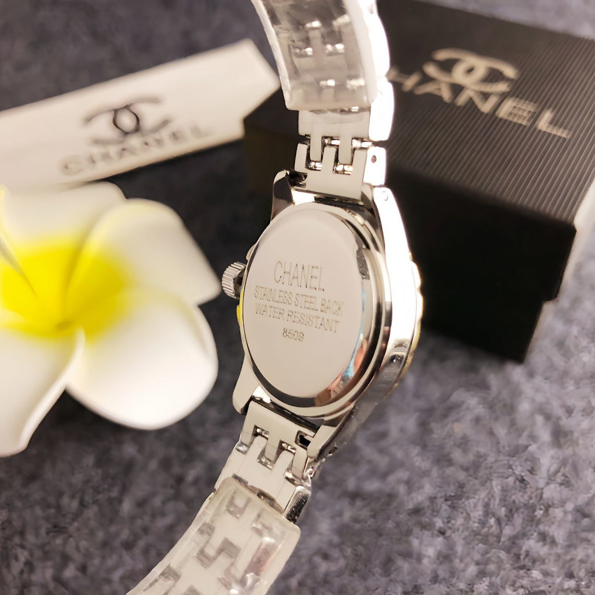 Women's Round Crystal Bezel Analog Watch