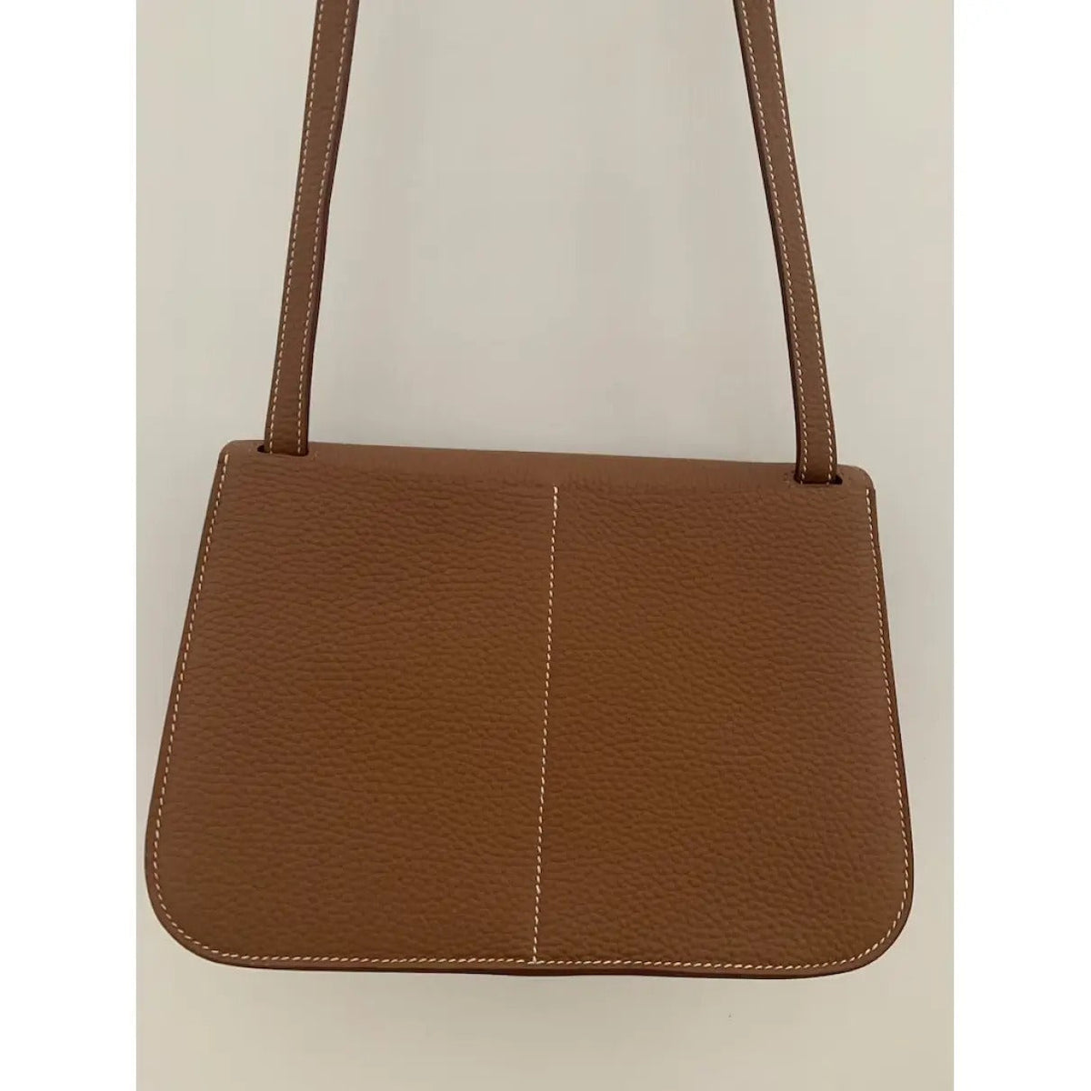 Mini crossbody-sadeltaske i glat læder til kvinder med flap