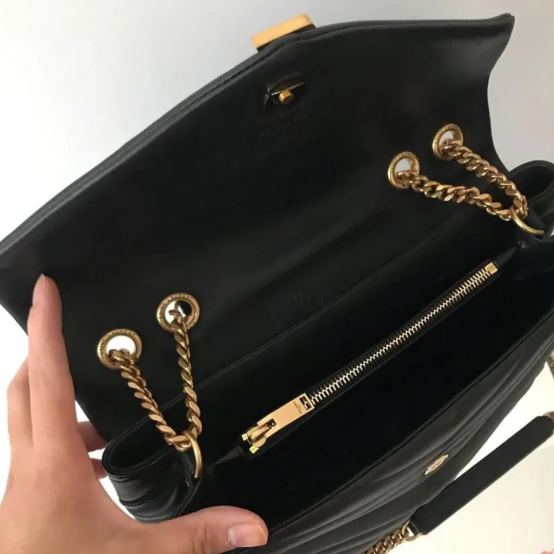 Lille quiltet crossbody-taske i læder med kæde til kvinder