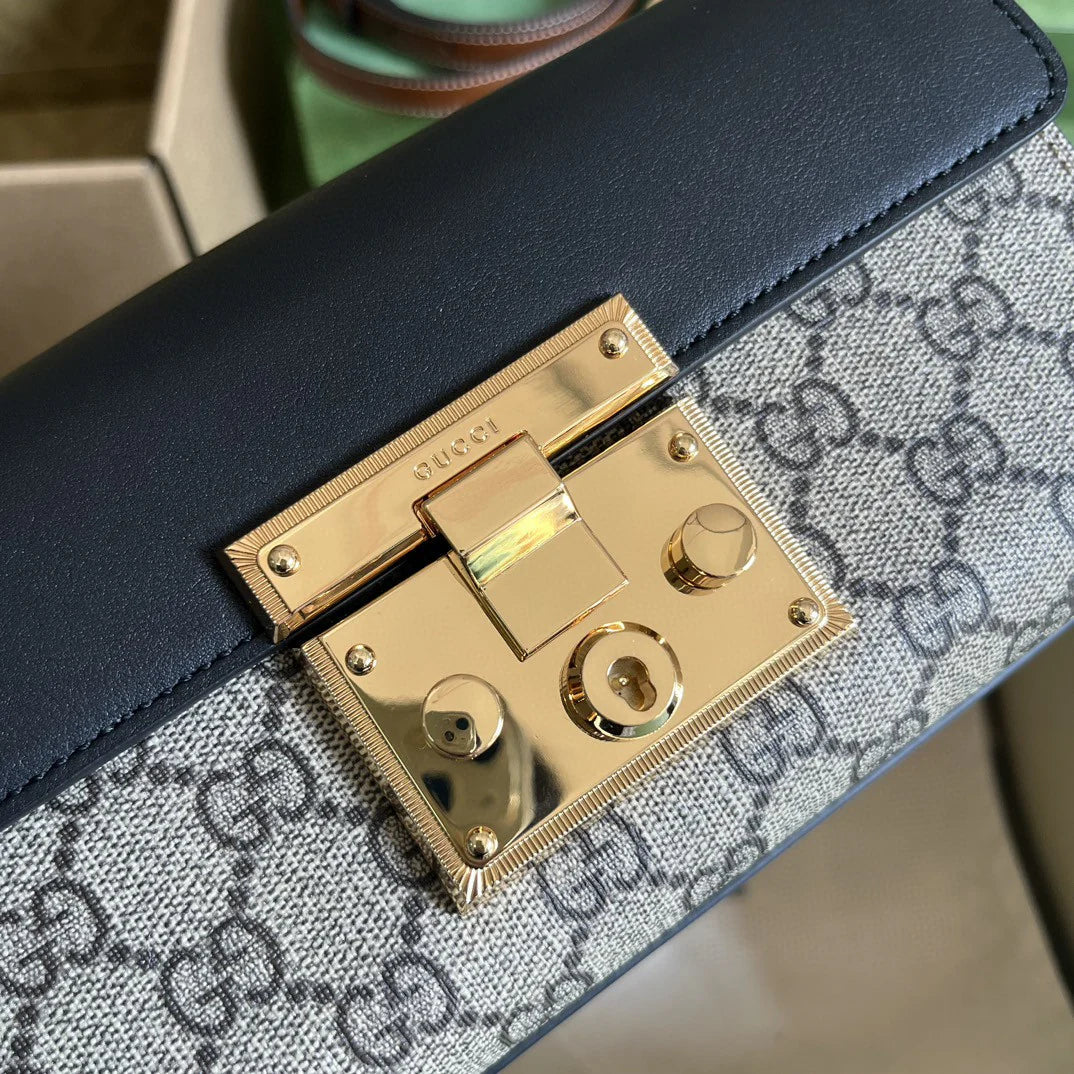 GC Padlock Medium Shoulder Bag