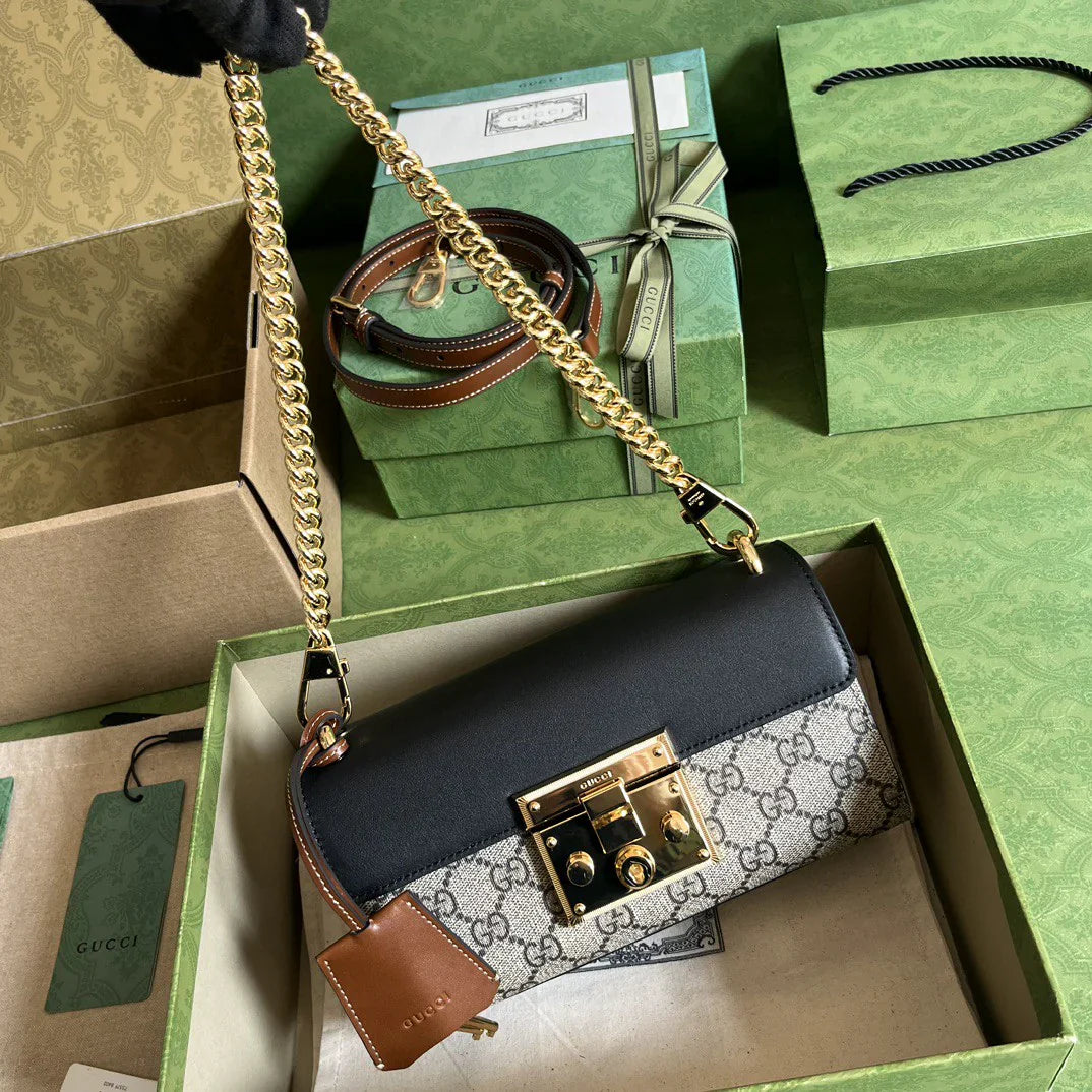 GC Padlock Medium Shoulder Bag