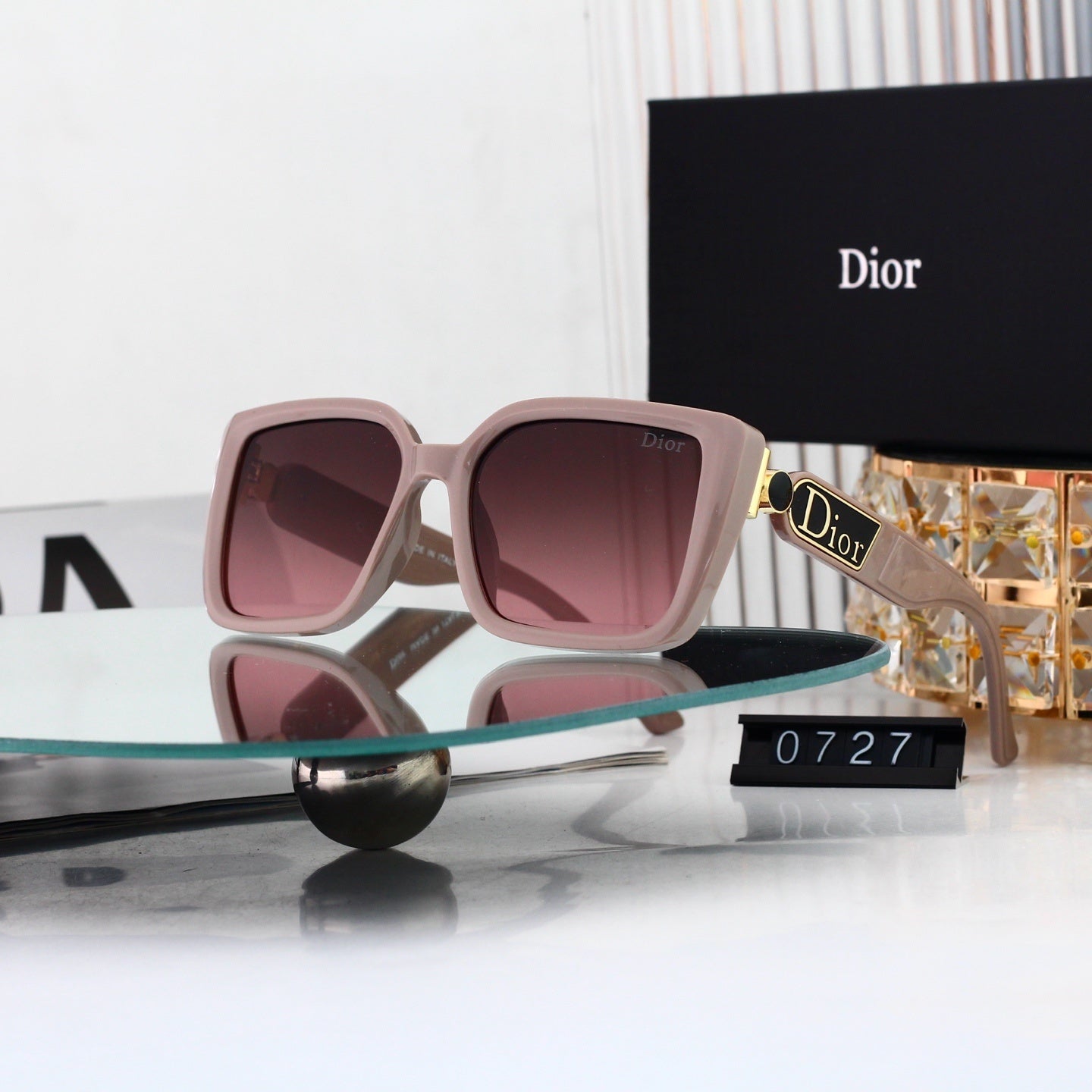 Royal Charm Sunglasses