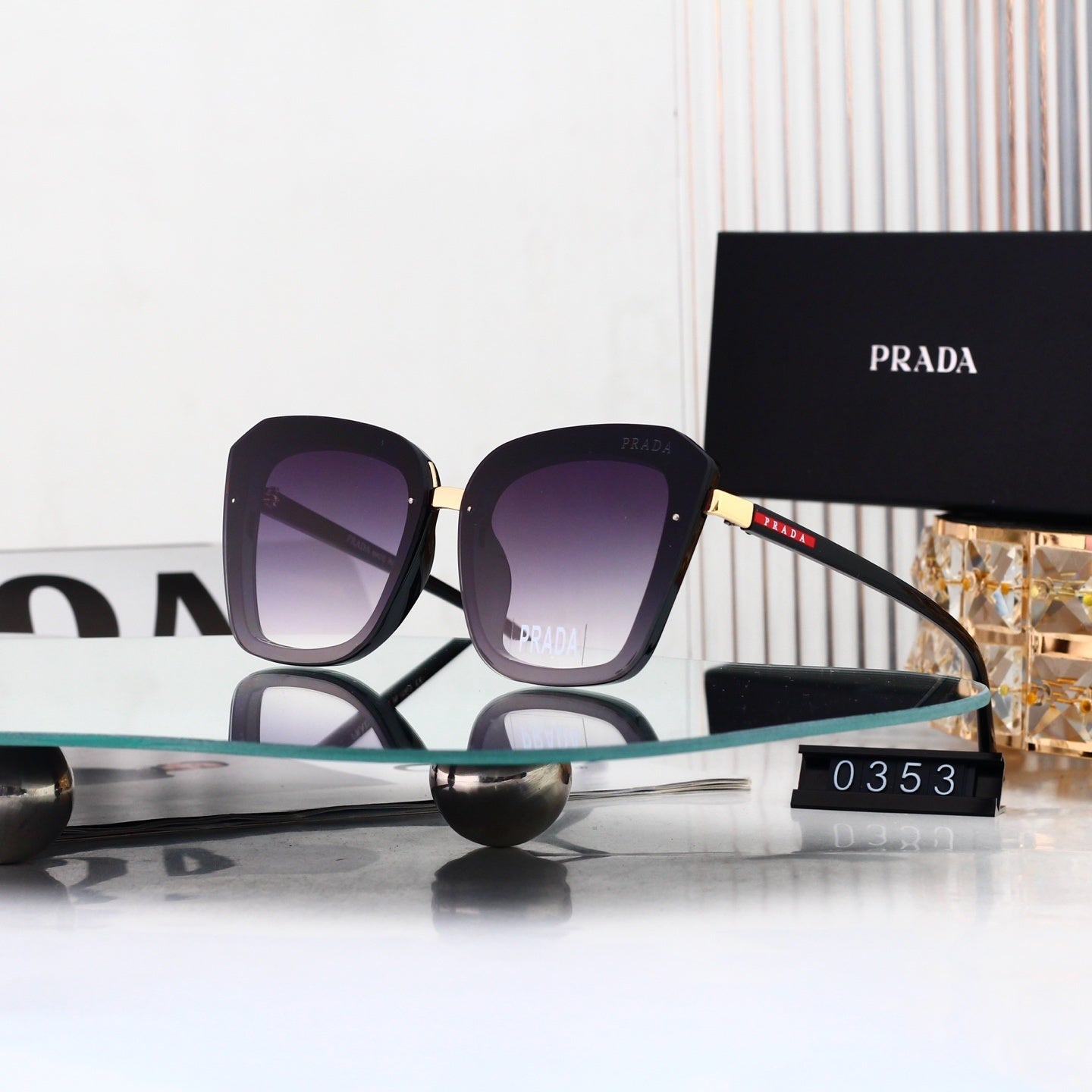 Lumière Chic Sunglasses
