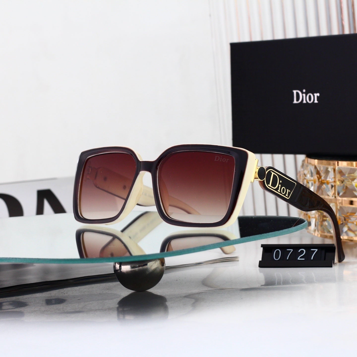 Royal Charm Sunglasses