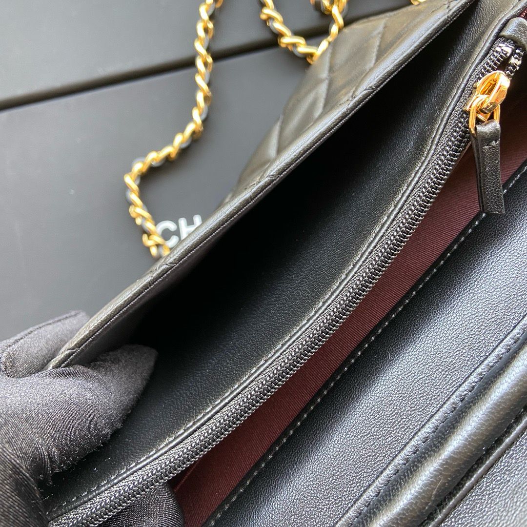CC Classic WOC Lambskin Black