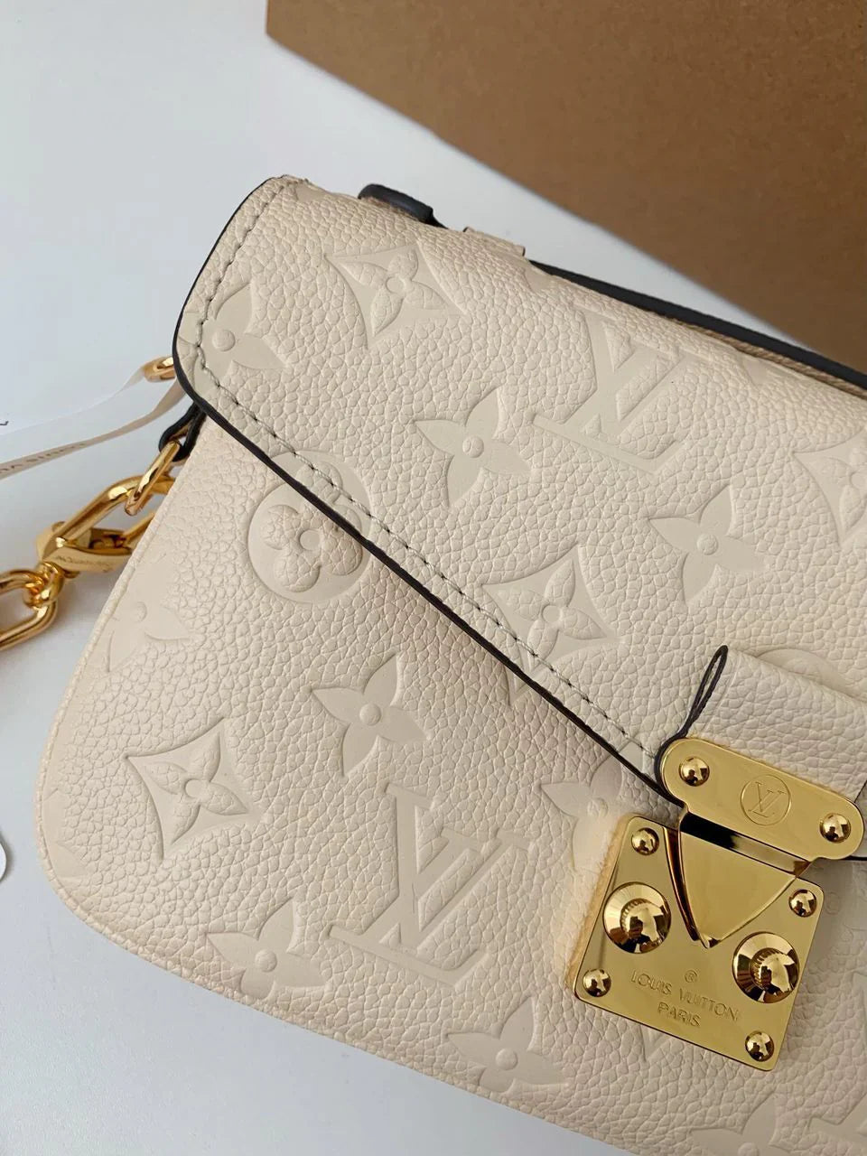 LV Pochette Métis East West