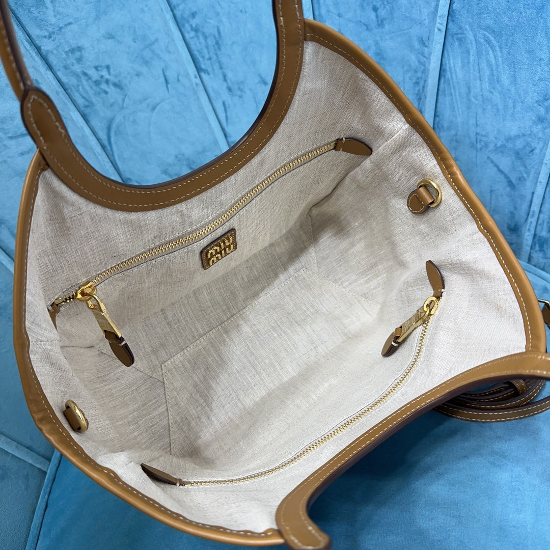 VALORA™ Classic Tote Brown