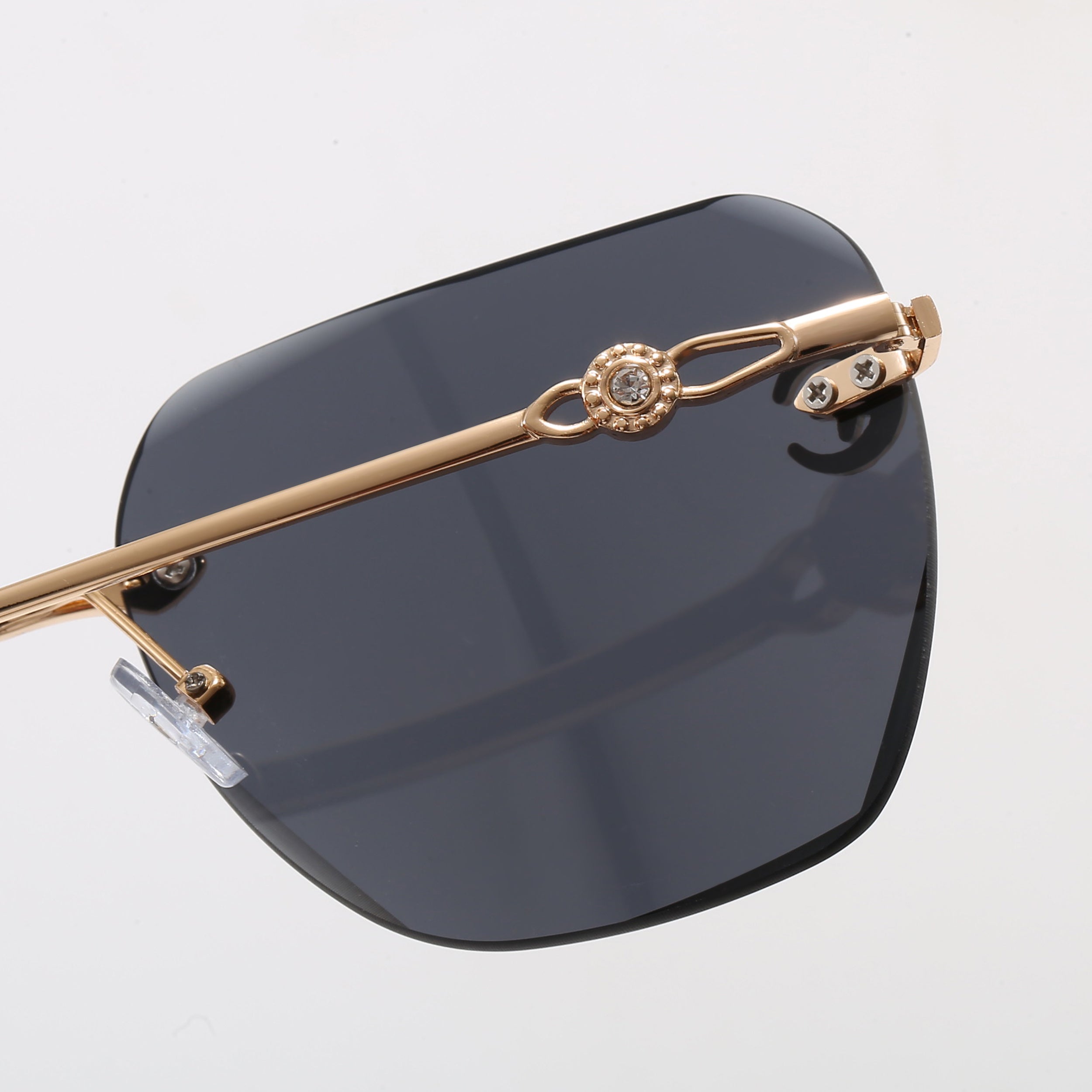 Timeless Style Sunglasses