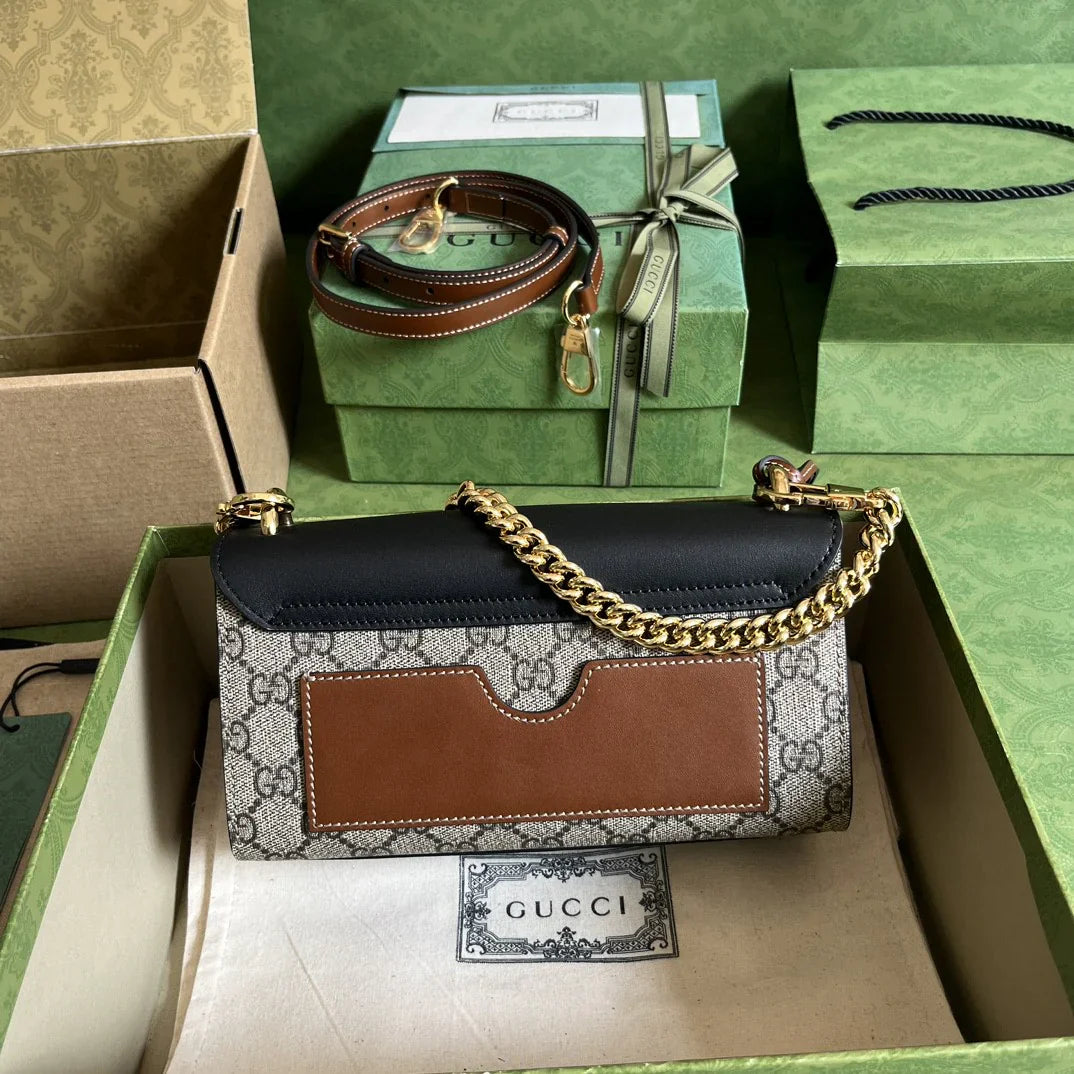 GC Padlock Medium Shoulder Bag