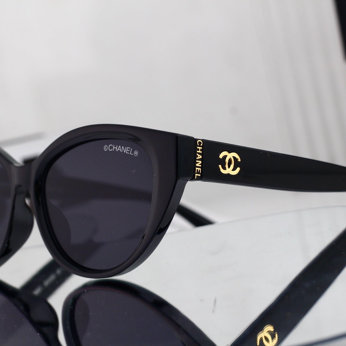 Luxury Look Glasses