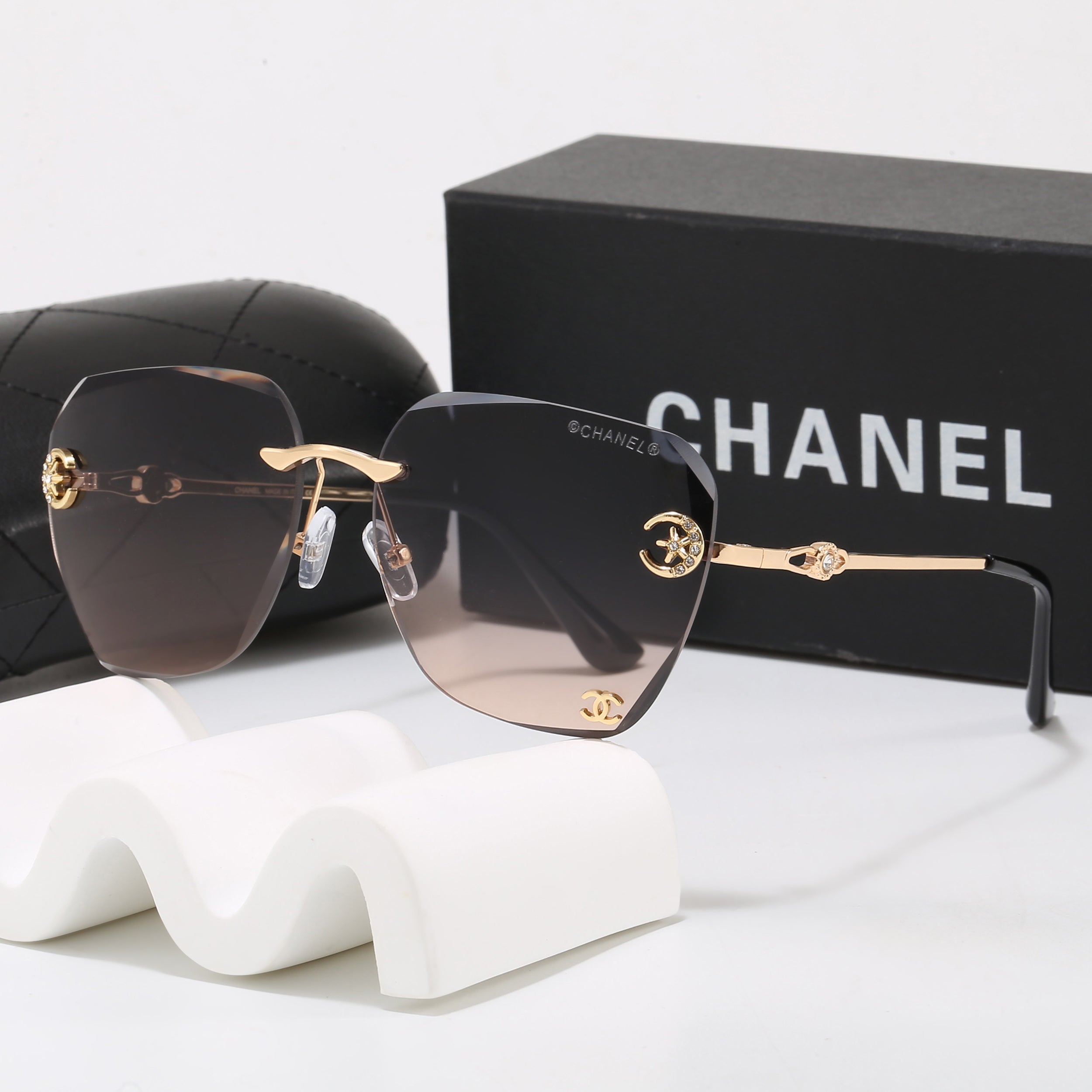 Timeless Style Sunglasses