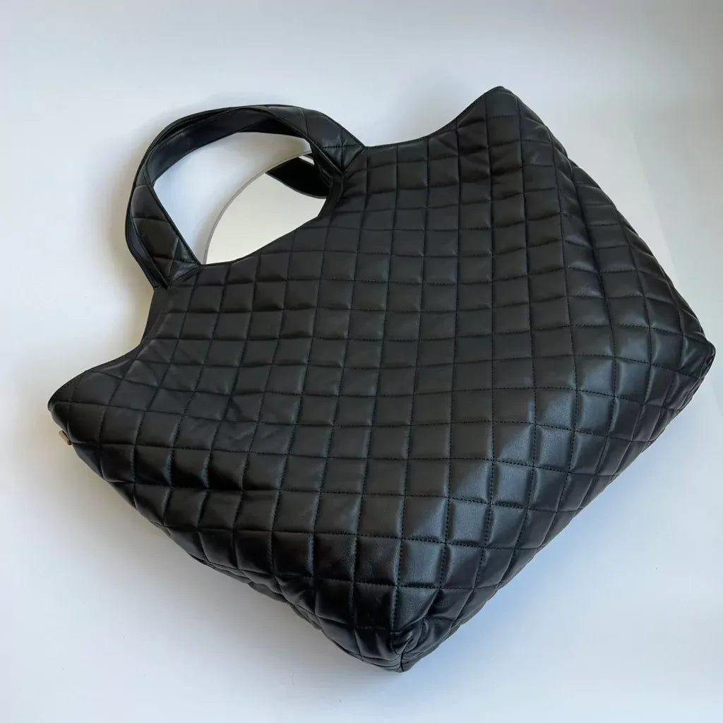 Oversized quiltet shopper-tote i læder til kvinder