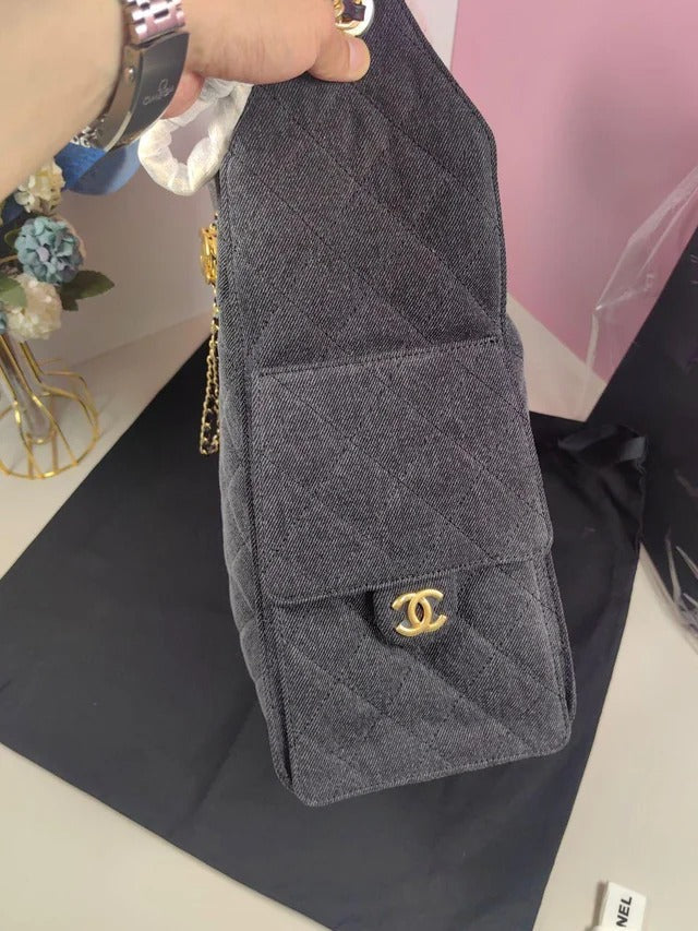 Women's Medium Quilted Leather Drawstring Bucket Bag